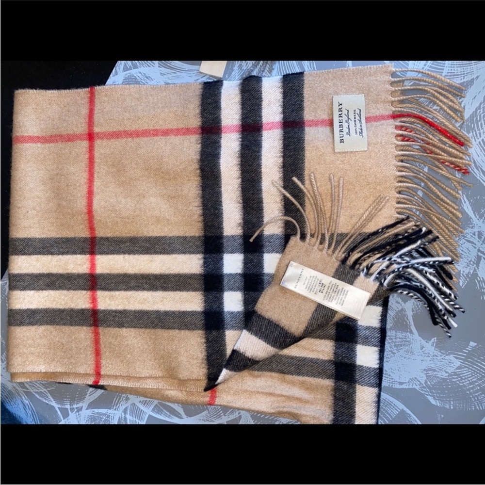 BURBERRY SCARF SALE - Picture 5 of 16